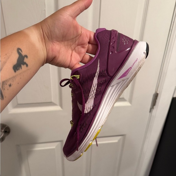 Nike Women's Purple Running Shoes - Picture 4 of 5